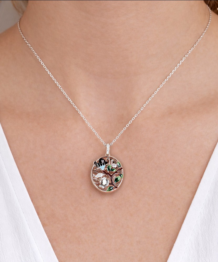 Hopeariipus zirkoneilla ja emali