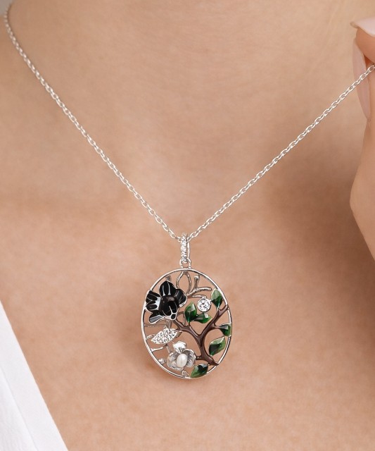 Hopeariipus zirkoneilla ja emali