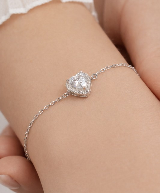 Hopeinen rannekoru zirkoneilla "sydän"