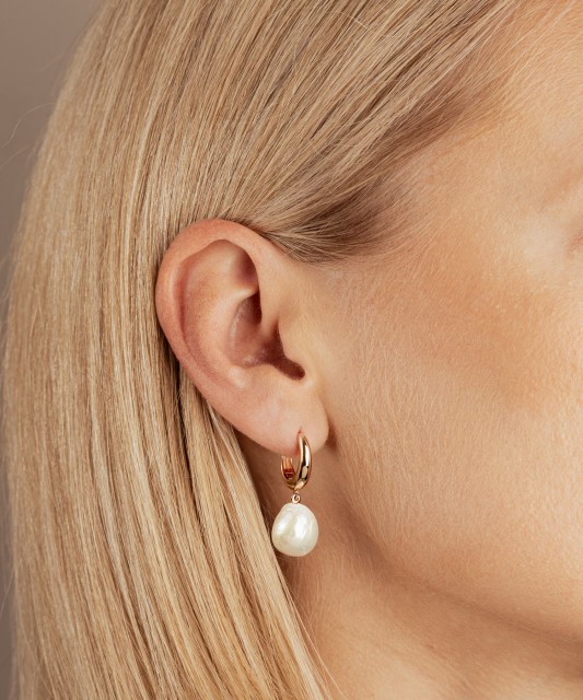 Kullatut hopeiset korvakorut Edison-helmillä