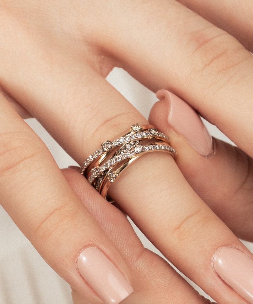 Yellow gold ring with cognac diamonds