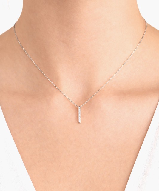 White gold chain with diamond pendant