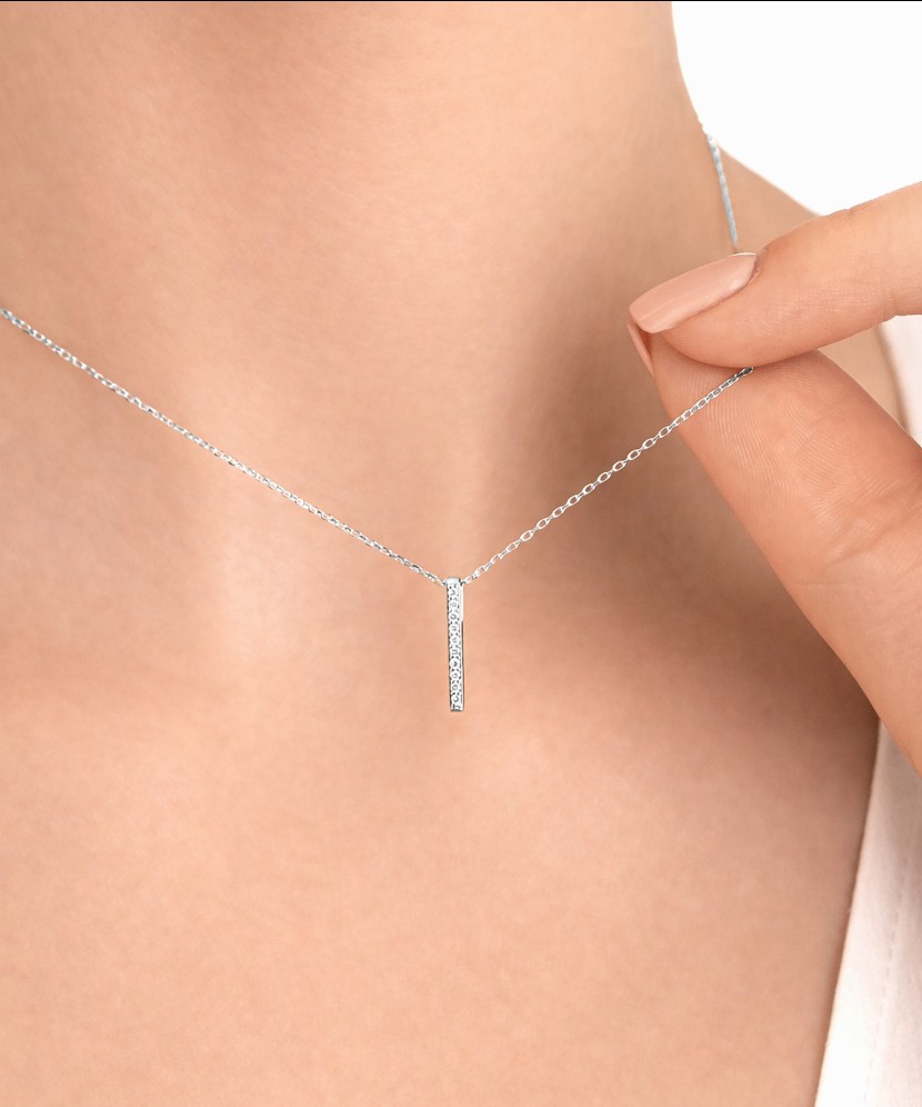 White gold chain with diamond pendant