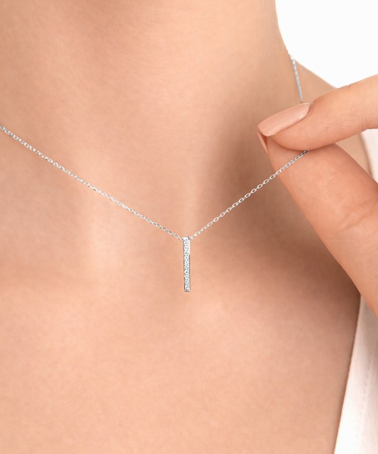 White gold chain with diamond pendant