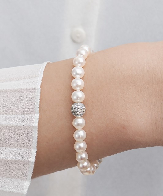 Pearl bracelet with silver and zircons