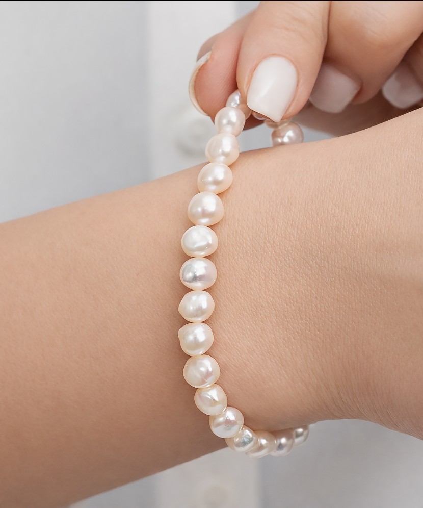 Pearl bracelet