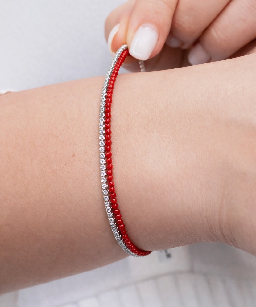 Korallirannekoru zirkoneilla ja hopealla