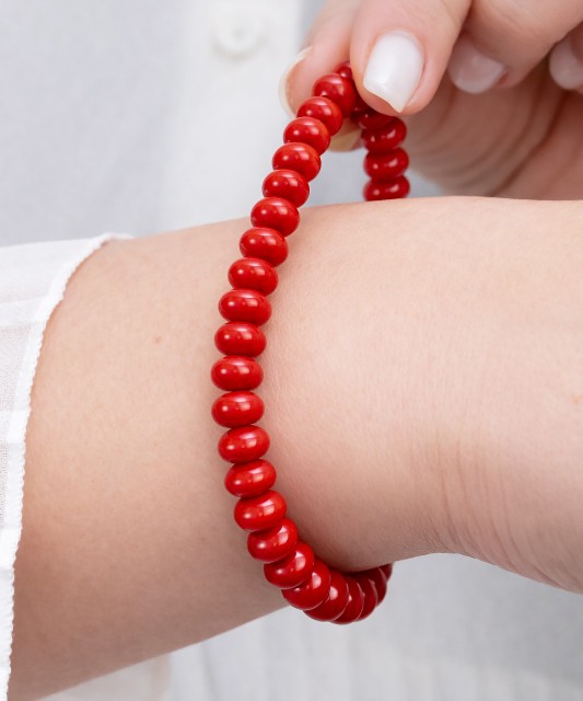 Bracelet with lava stones