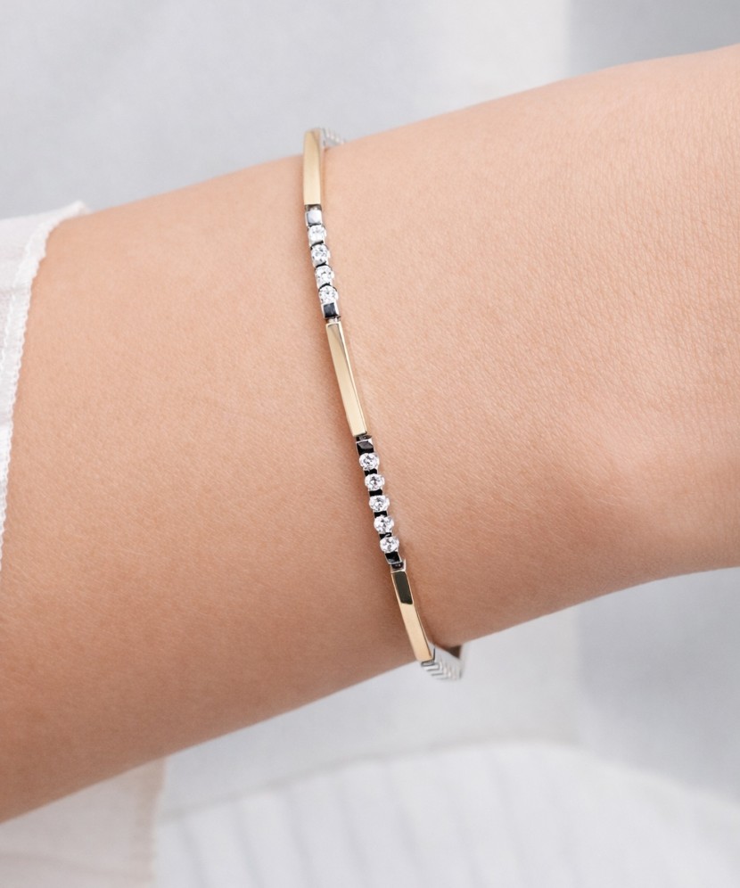 Hopeinen rannekoru zirkoneilla kullalla peitetty