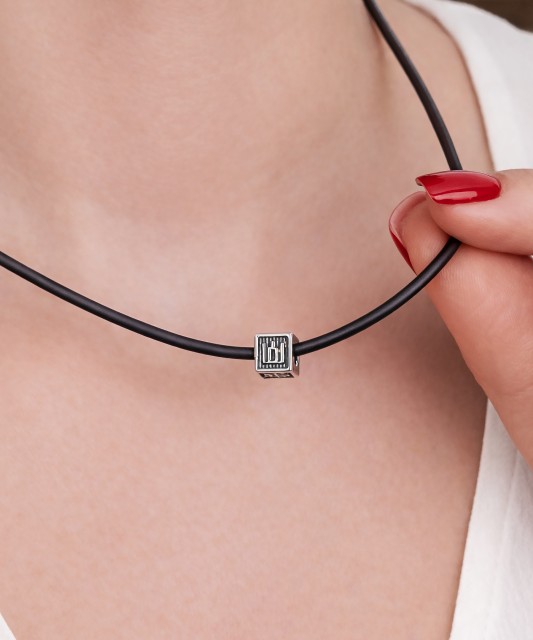 Leather chain with silver