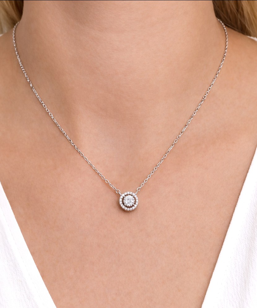 Silver chain with zircon pendant