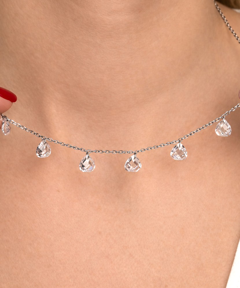 Sterling silver chain with zirconium pendant