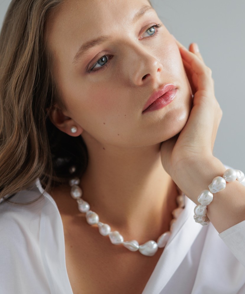 Pearl necklace with Kasumi pearls and silver