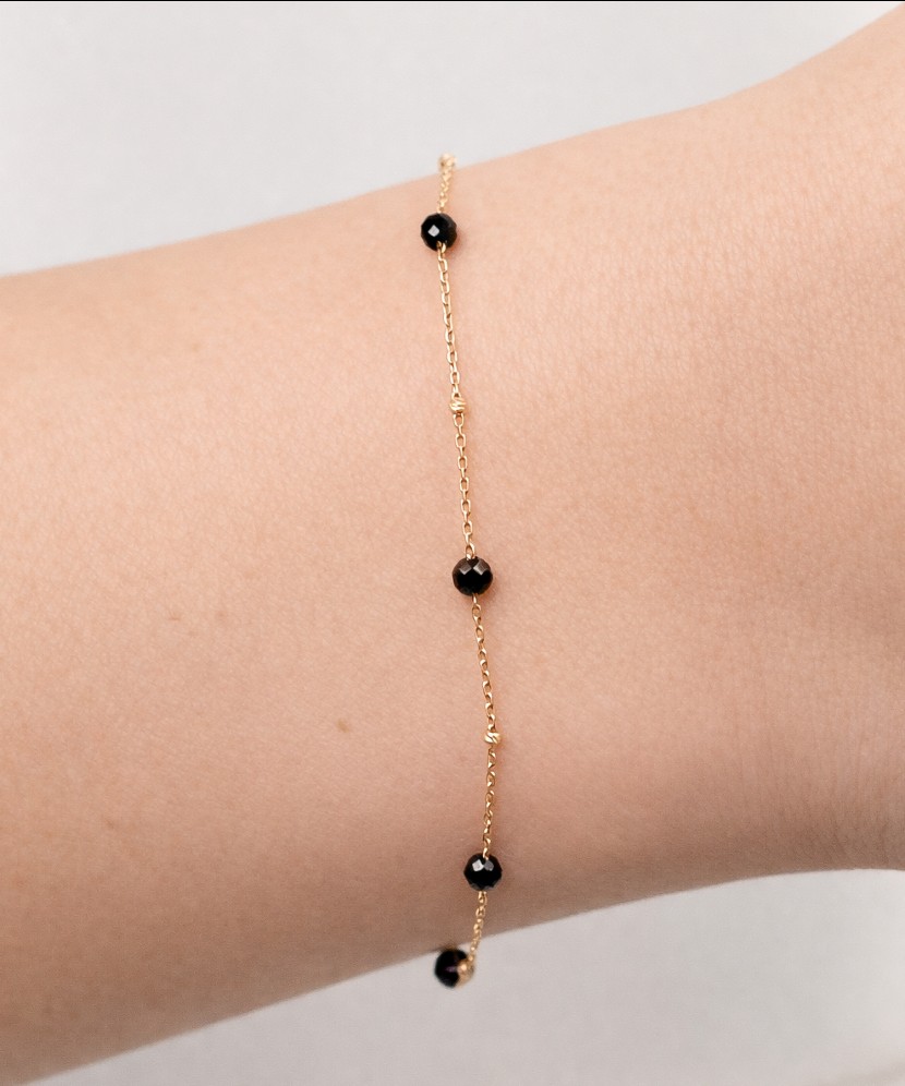 Gold bracelet with spinels