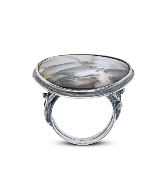 Sterling silver ring with agate