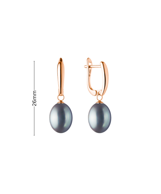 Gold earrings with pearl