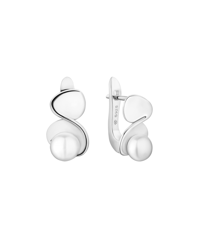 Sterling silver earrings with pearls