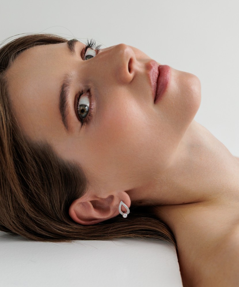 Sterling silver earrings with pearls and zircons