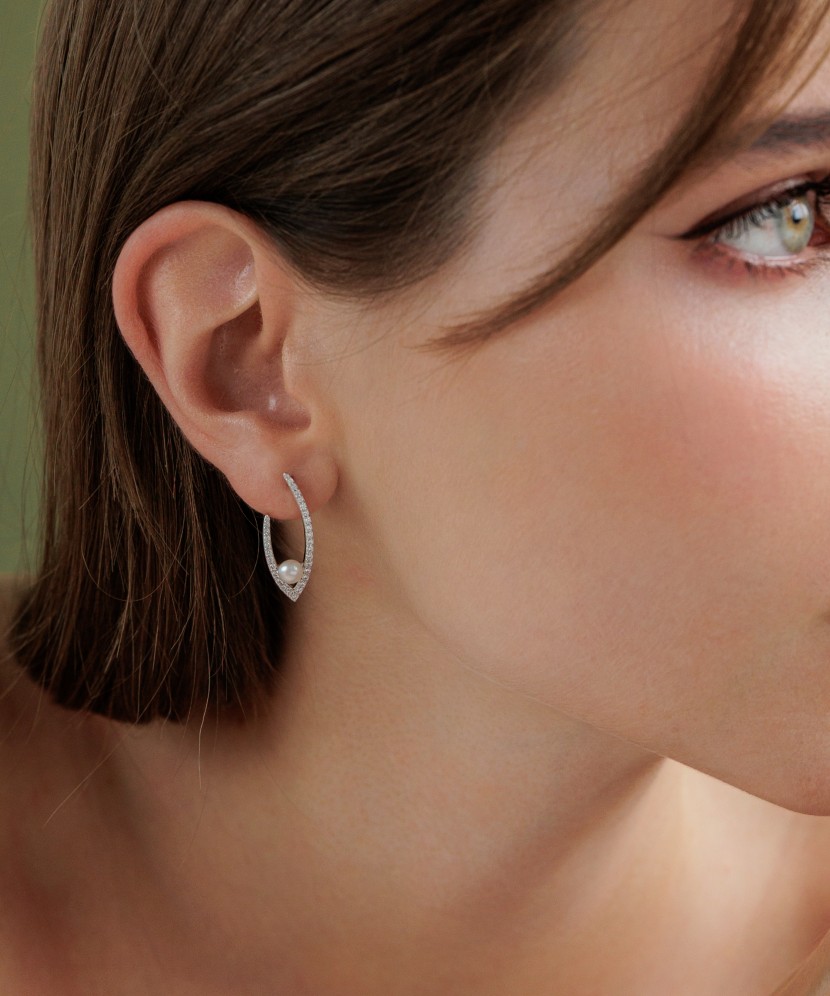 Sterling silver earrings with pearls and zircons