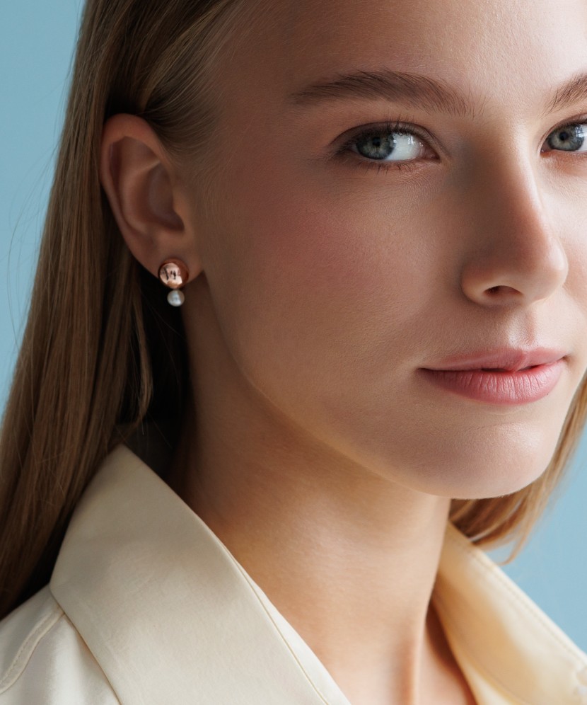 Kultaahopeiset korvakorut helmillä