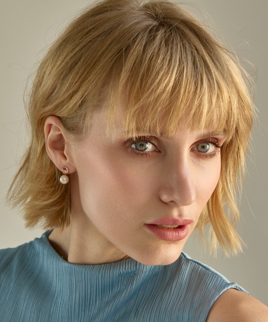 Kultaahopeiset korvakorut helmillä ja zirkoneilla