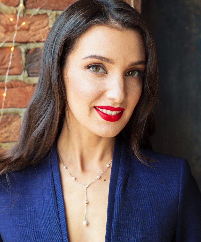 Sterling silver chain with pearl pendant and zircons