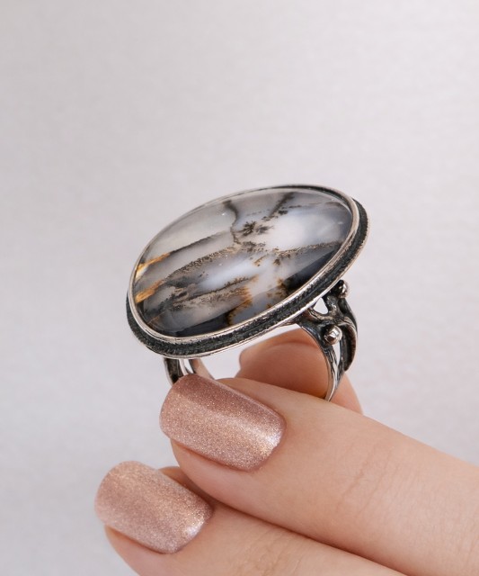 Sterling silver ring with agate