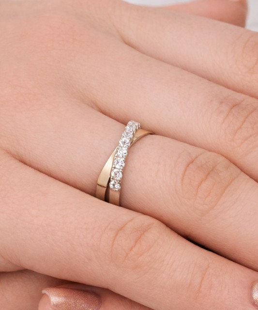 Sterling silver ring gold plated with zircons