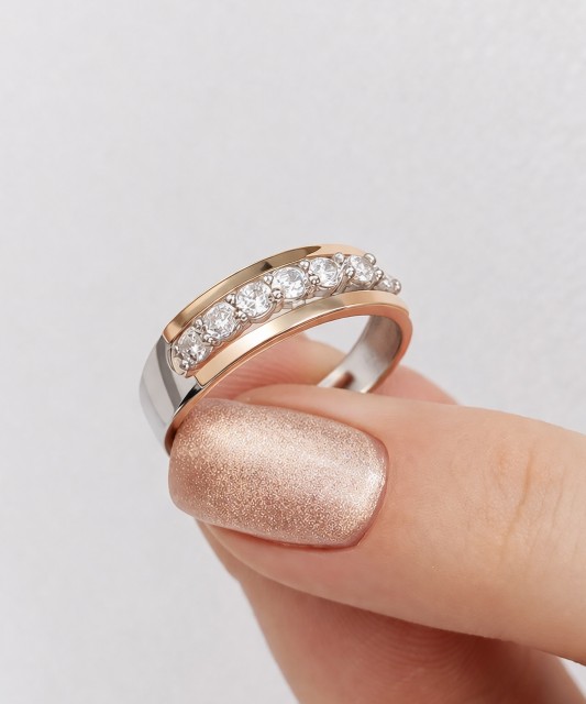 Hopeasormus kullalla peitetty zirkoneilla