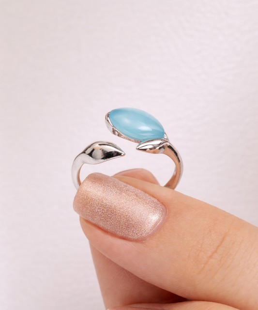Sterling silver ring with agate