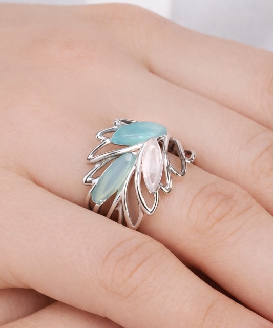 Hopeasormus ametistilla