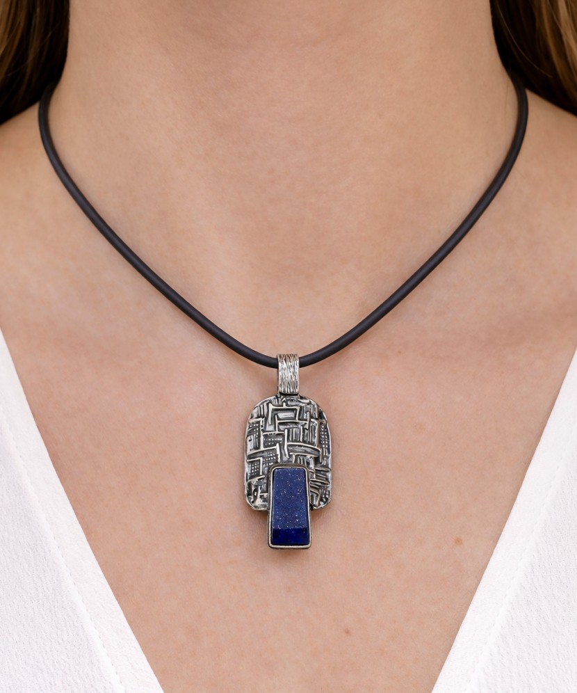 Hopeariipus lasuriitilla