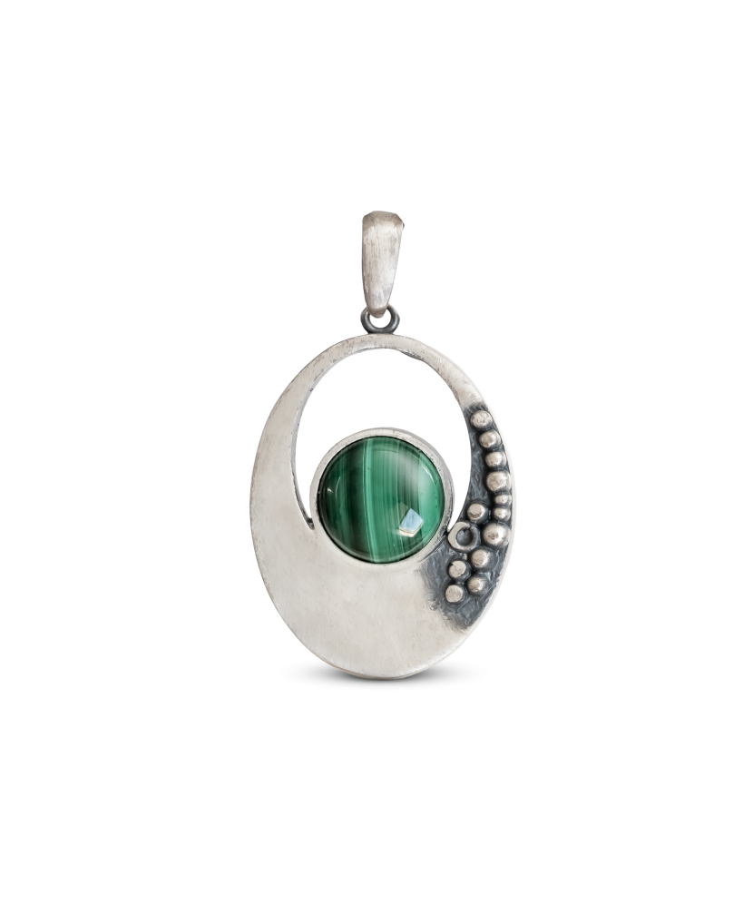 Sterling silver pendant with malachite