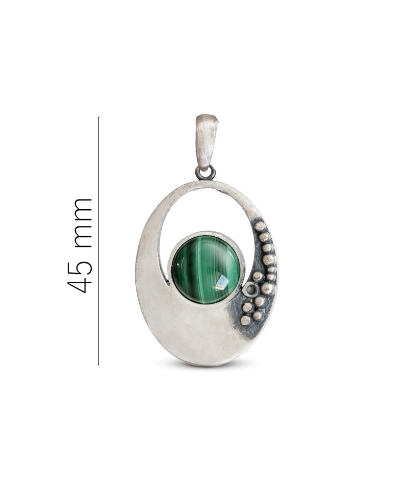 Sterling silver pendant with malachite