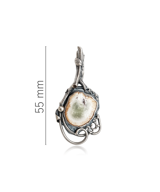 Silver pendant with acacia stone