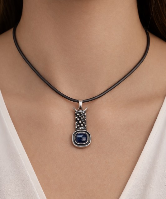 Hopeariipus lasuriitilla