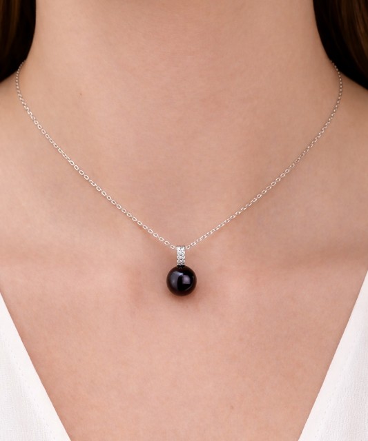 Hopea riipus helmelläja zirkoneilla