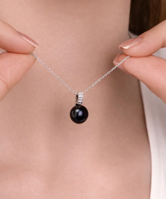 Hopea riipus helmelläja zirkoneilla