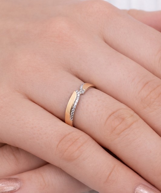 Sterling silver ring gold plated with zircons