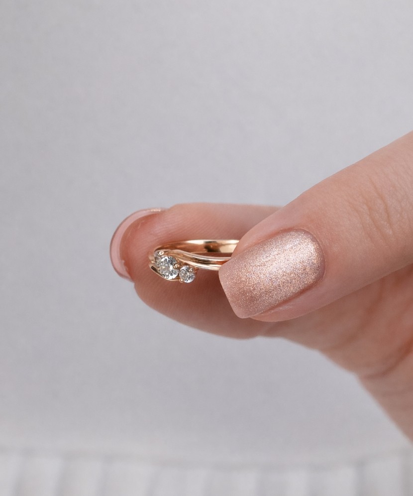 Auksinis žiedas su cirkoniais