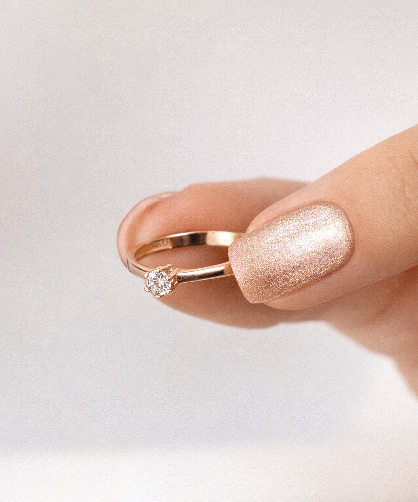 Auksinis žiedas su cirkoniais