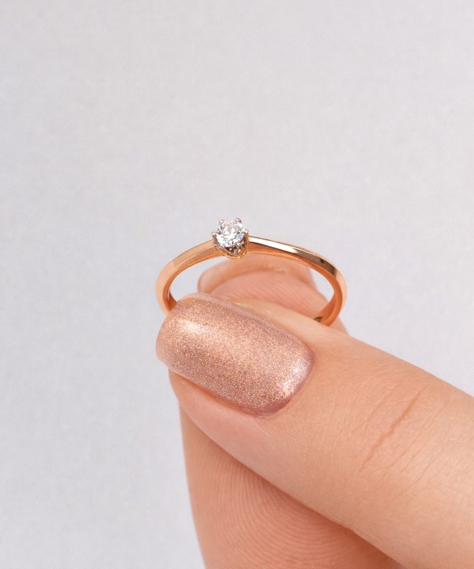 Auksinis žiedas su cirkoniais