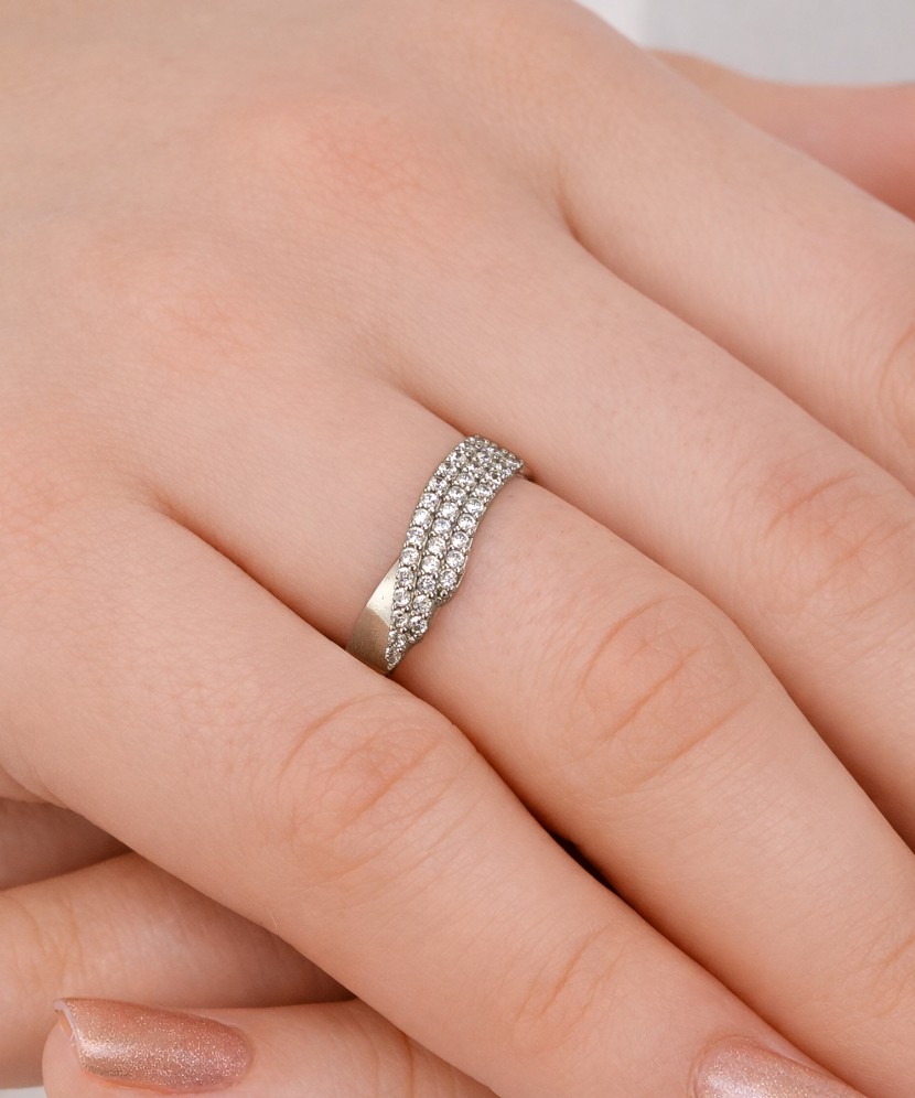 Balto aukso žiedas su cirkoniais