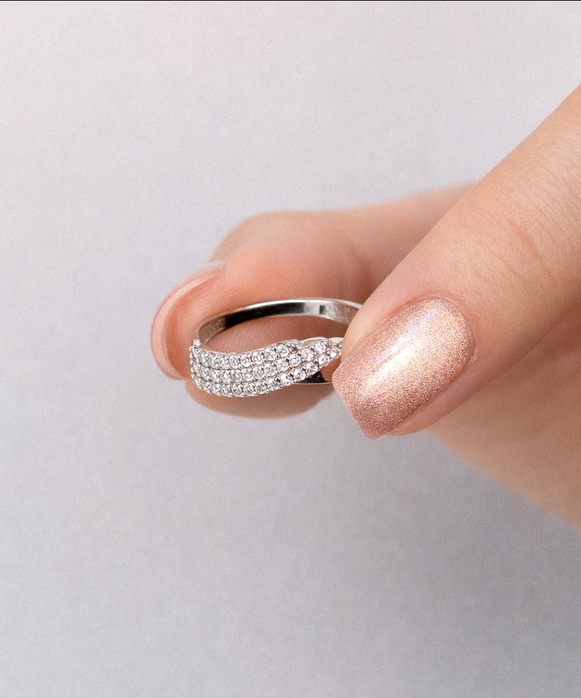 Balto aukso žiedas su cirkoniais