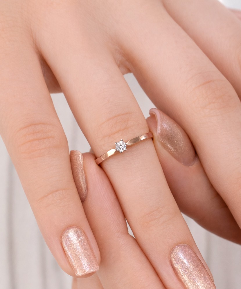 Auksinis žiedas su cirkoniais