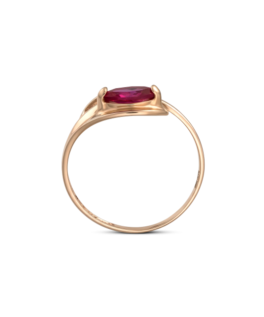 Gold ring with zirconium