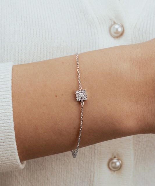 Hopeinen rannekoru zirkoneilla