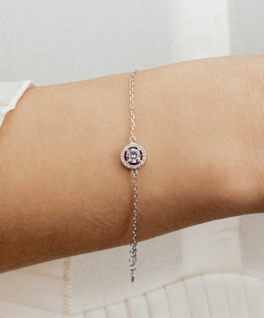 Hopeinen rannekoru zirkoneilla