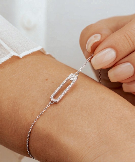 Hopeinen rannekoru zirkoneilla