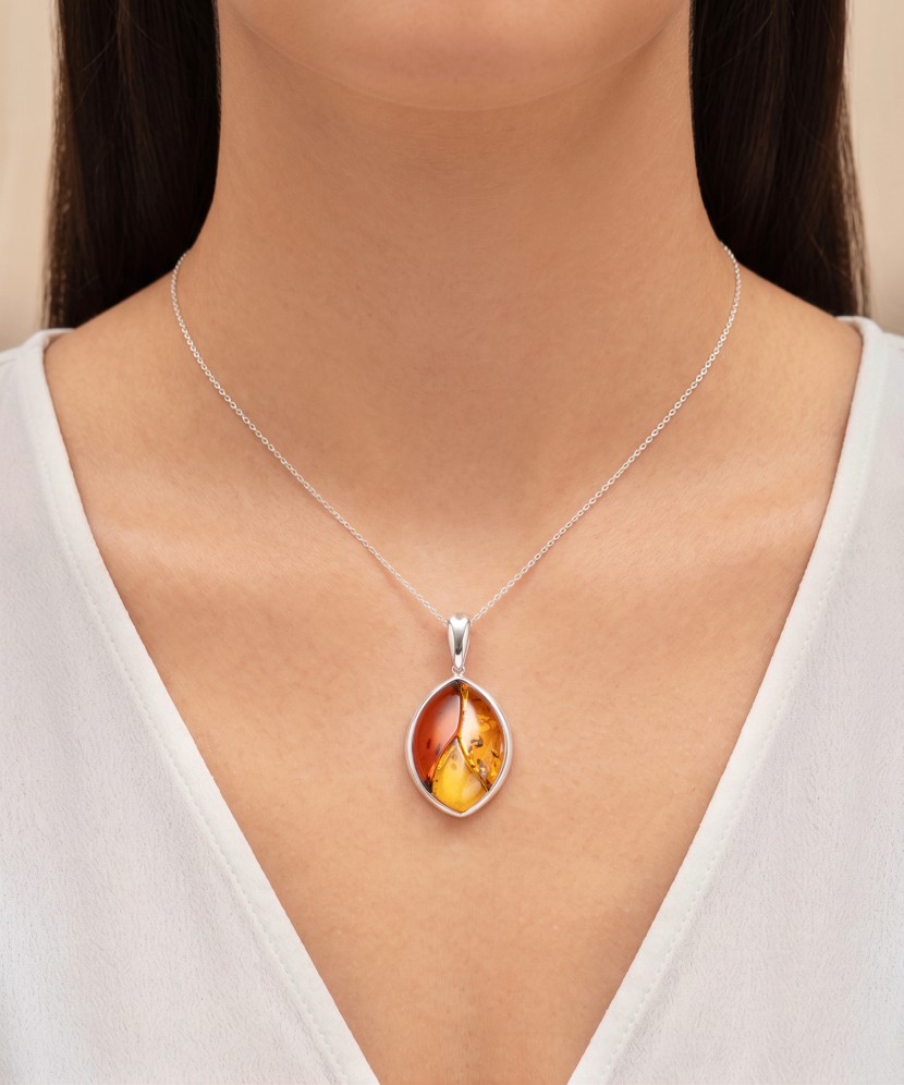 Hopeariipus meripihkavärillä